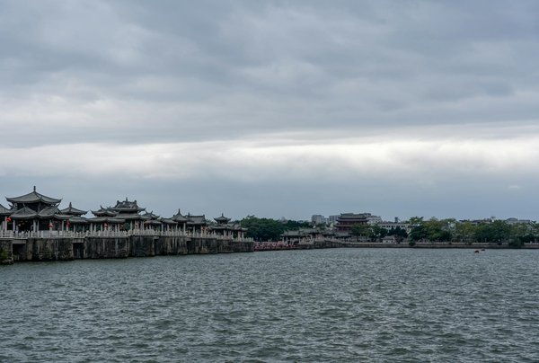Maîtrisez votre stress au travail : explorez les surprenants bienfaits de la méditation en pleine conscience au bureau